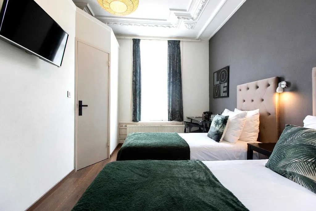 TWIN CANAL VIEW Room, Quentin Amsterdam Hotel, Amsterdam