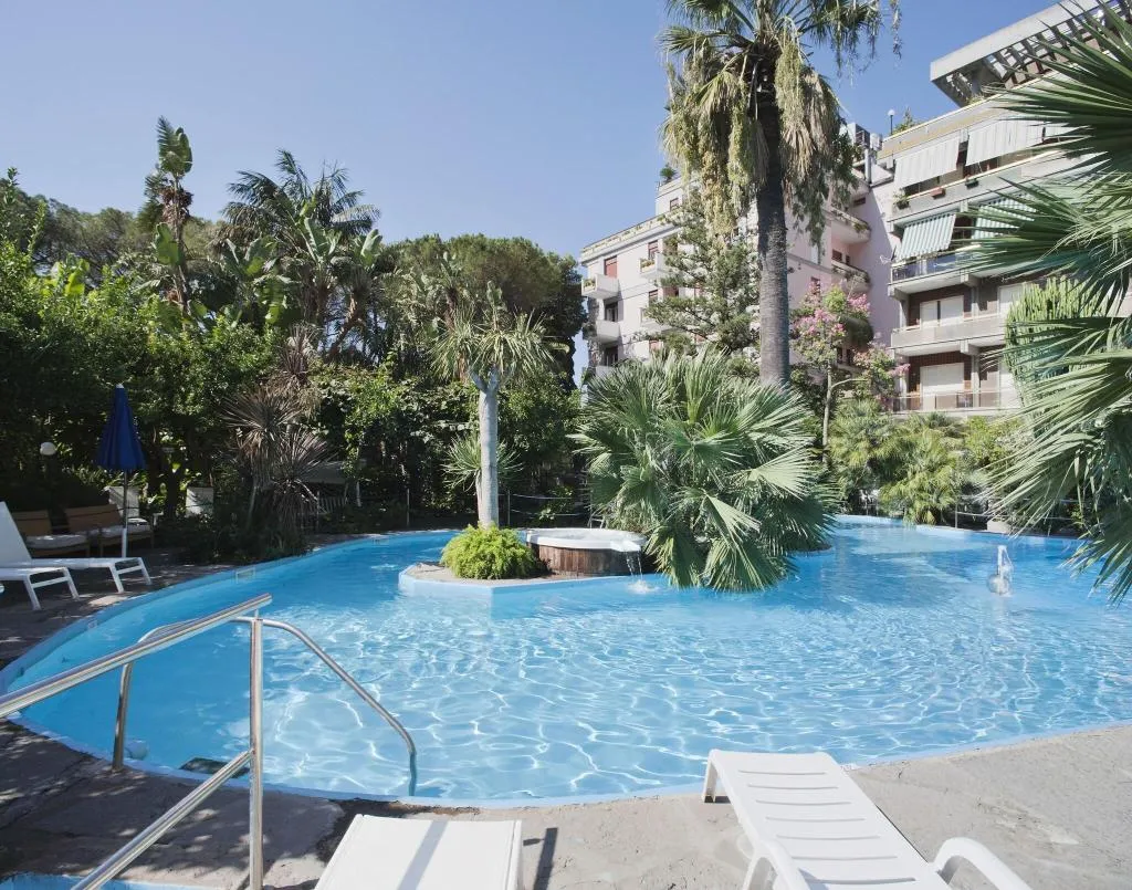 Pool, Reginna Palace, Naples