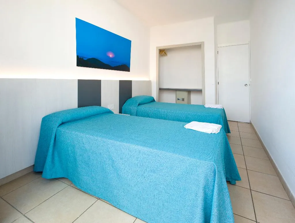 APARTMENT CAPACITY 4 TWO BEDROOMS Room, Apartamentos Tramuntana, Ibiza