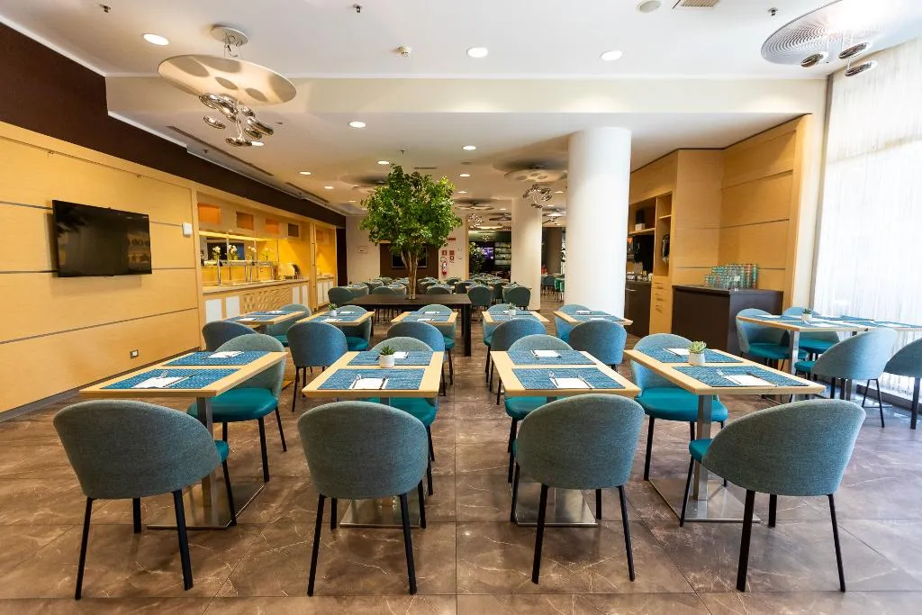 Restaurant, Ramada Plaza Milano Hotel, Milan