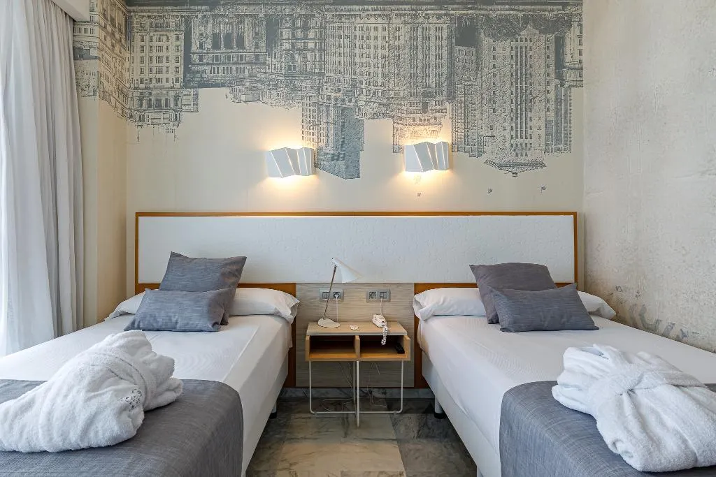 Double or Twin DELUXE Room, Madeira Centro, Costa Blanca