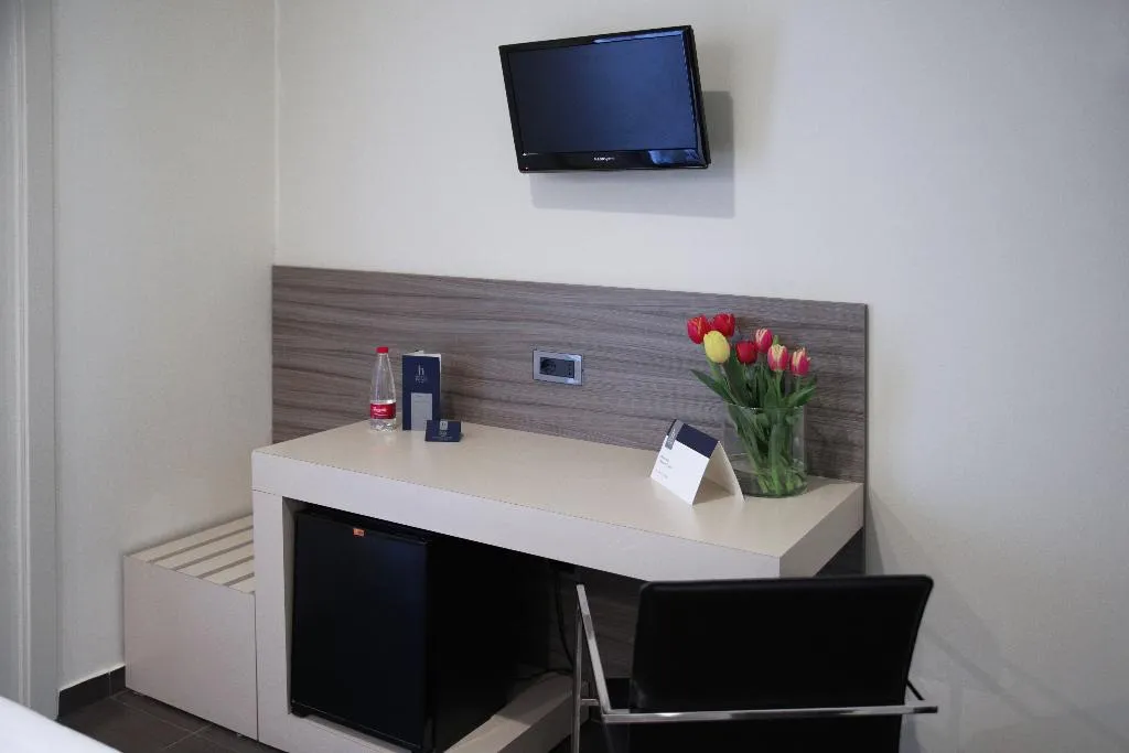SINGLE STANDARD Room, Palace Hotel, Naples