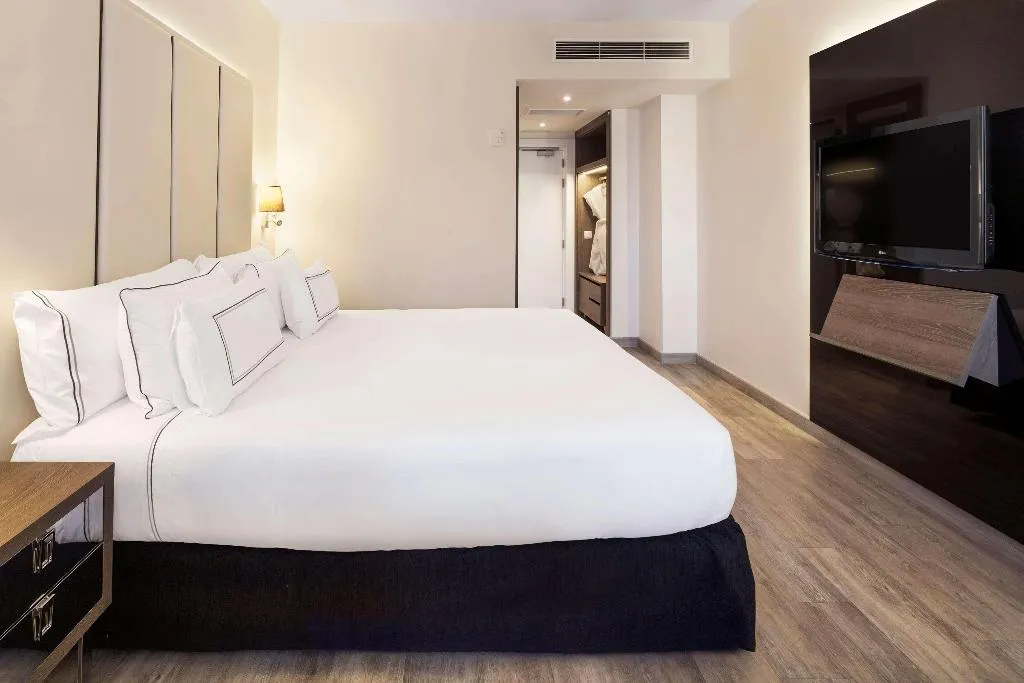 Double or Twin STANDARD Room, Melia Lebreros, Seville