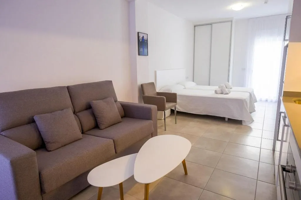 Room, S'Alamera Suites Hotel & Apartments, Ibiza