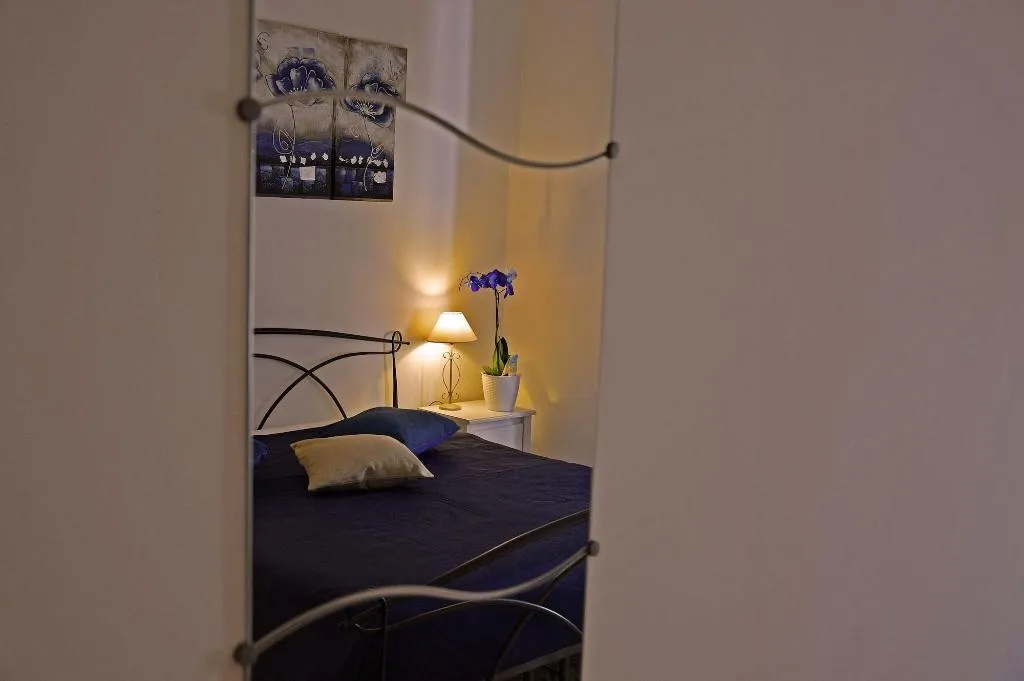 Room, Casa Via Cesena, Naples