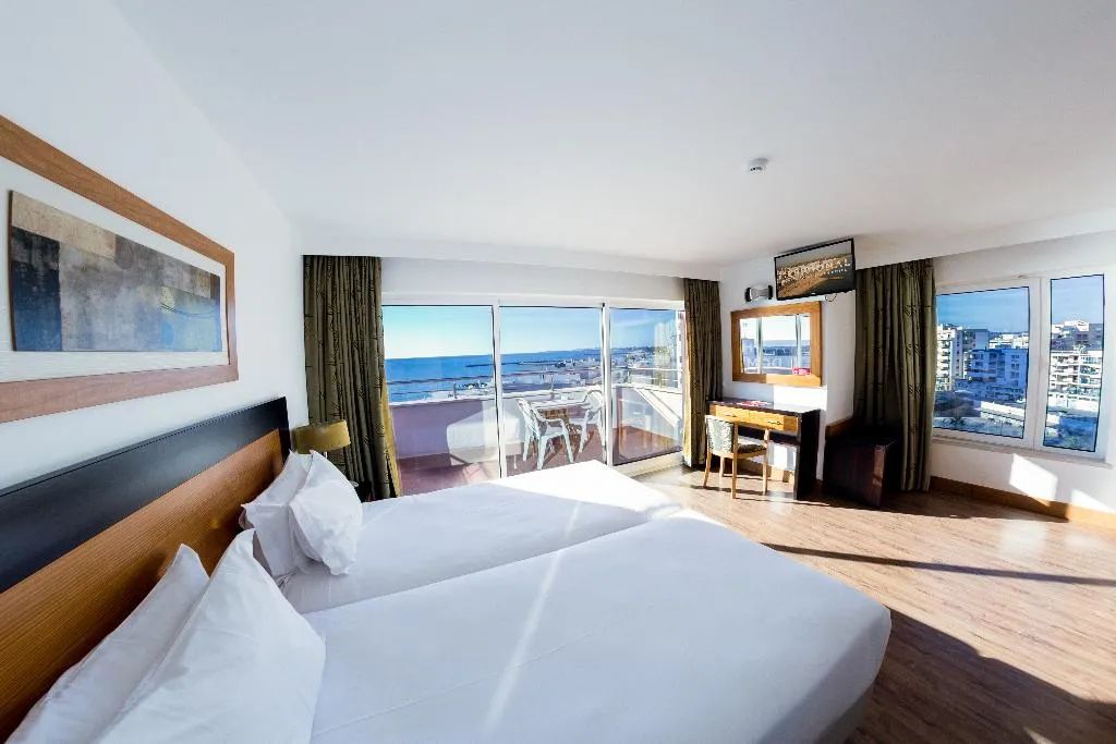 Double or Twin SEA VIEW CAPACITY 2 Room, Quarteira Sol, Algarve