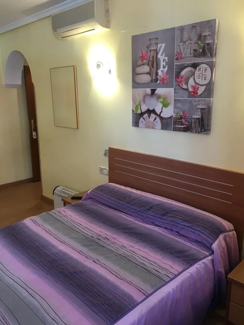 Room, Hostal Los Rosales, Madrid