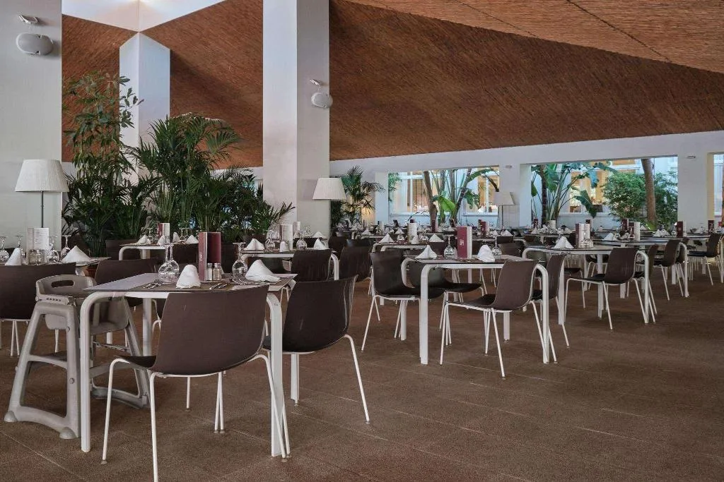 Restaurant, Prinsotel la Pineda, Majorca