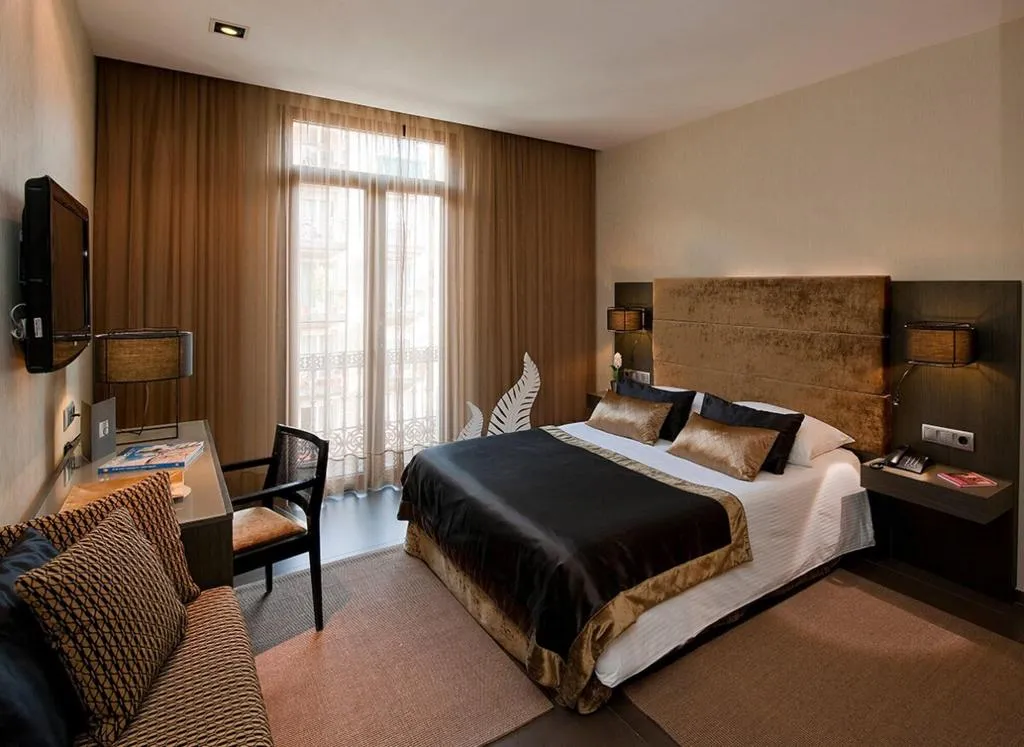 Room, Constanza, Barcelona