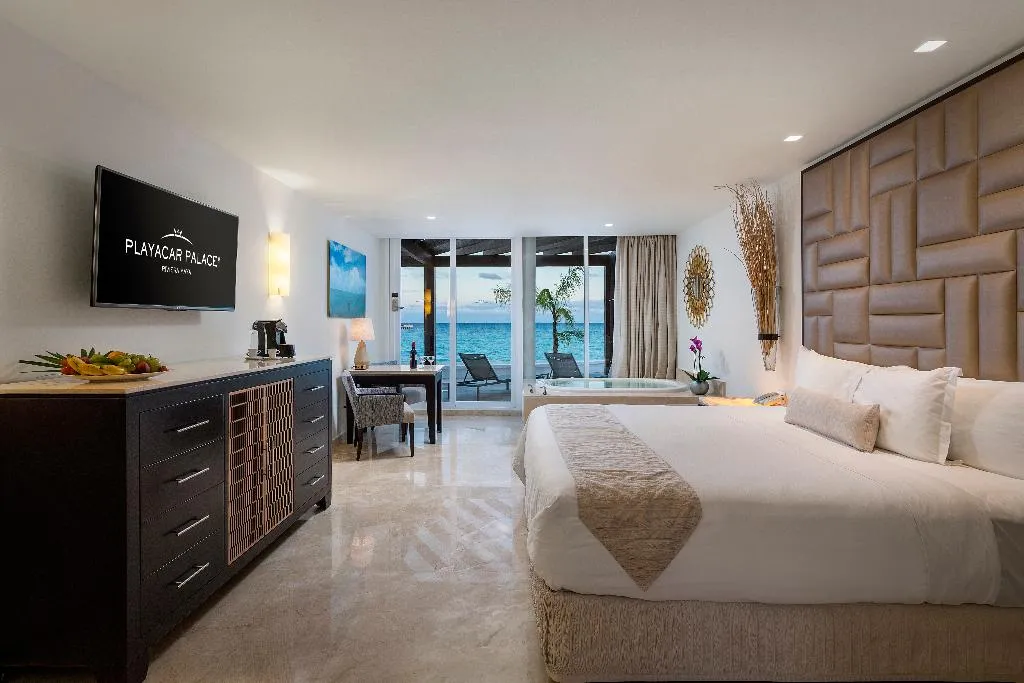 SUITE SUPERIOR BEACH FRONT Room, Playacar Palace All Inclusive, Cancun Area