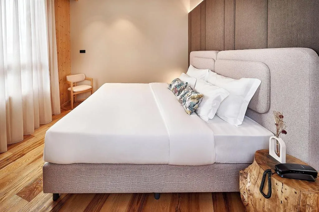 Room, The Log Porto Hotel, Porto