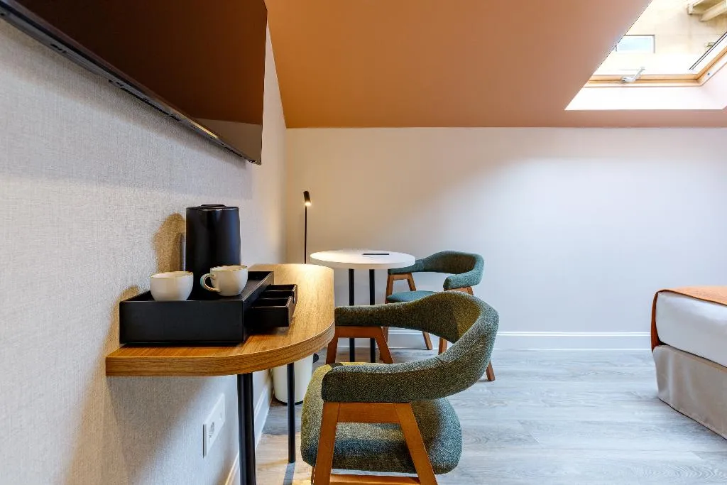 QUADRUPLE STANDARD Room, Petit Palace Puerta del Sol, Madrid