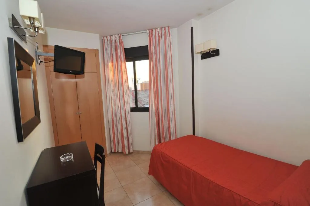 Room, Hostal Goyma Iii, Madrid