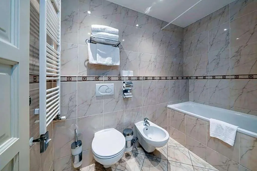 Room, Hotel Raffaello, Prague