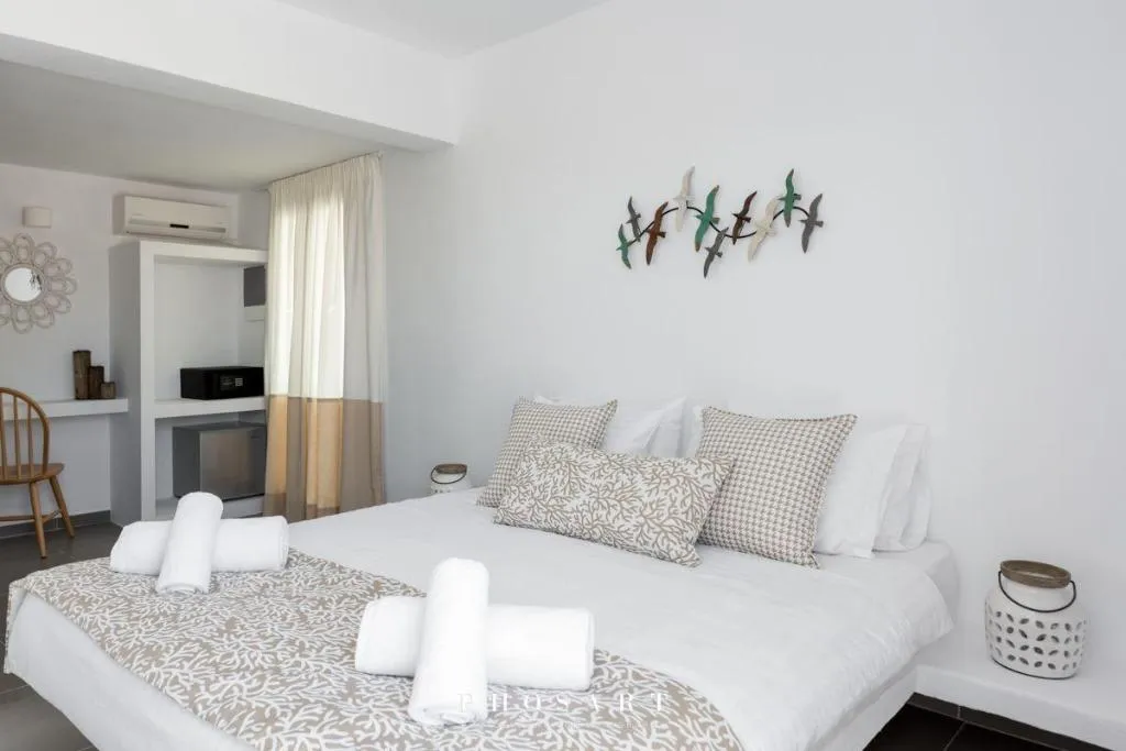 Room, Hotel Eucalyptus, Santorini