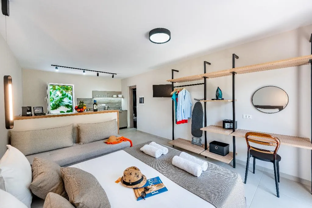 JUNIOR SUITE SUPERIOR WITH TERRACE Room, Sokrates Studios, Rhodes