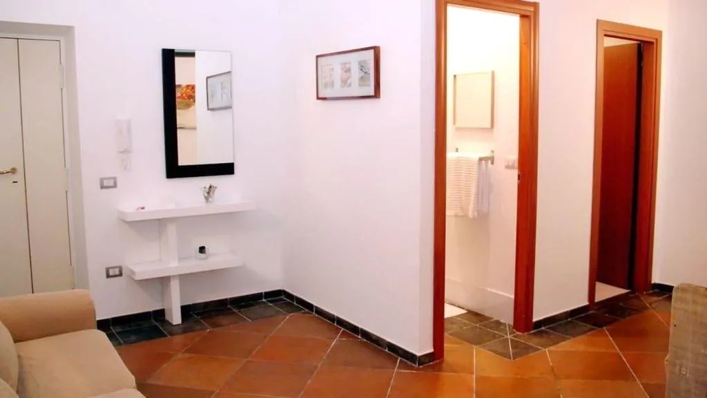 Room, B&B Darsena, Naples