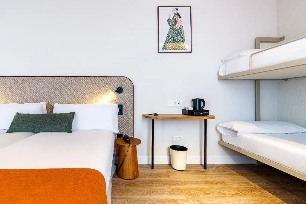 QUADRUPLE STANDARD Room, Petit Palace Puerta del Sol, Madrid