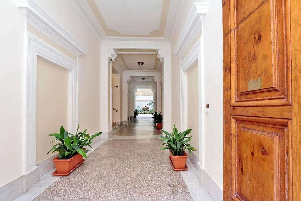 Lobby, Lucky Domus, Naples