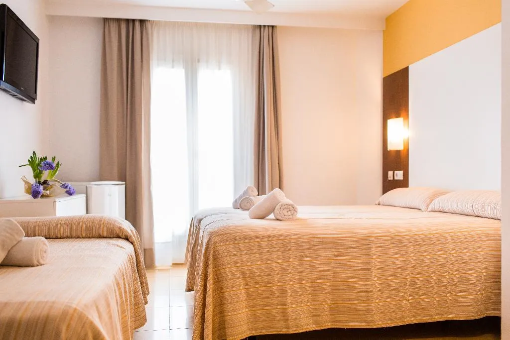 Double or Twin STANDARD Room, Sagitario Hostal Ciutadella, Menorca