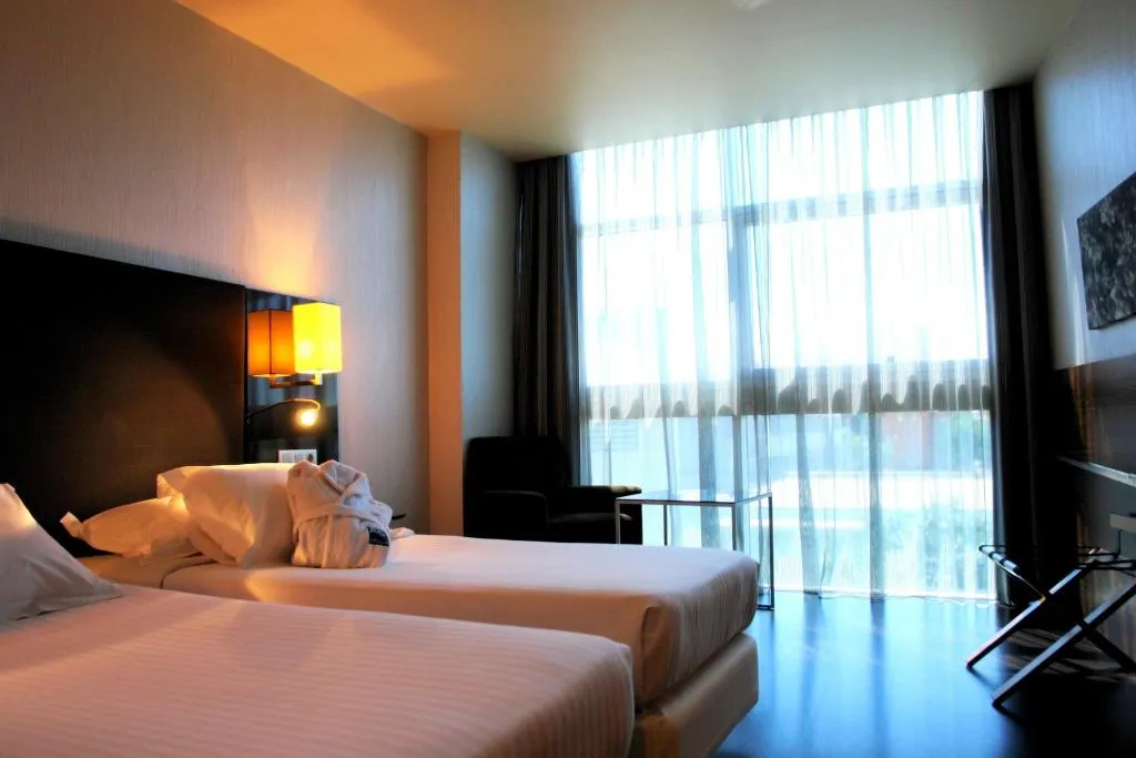 Room, AC Som, Barcelona