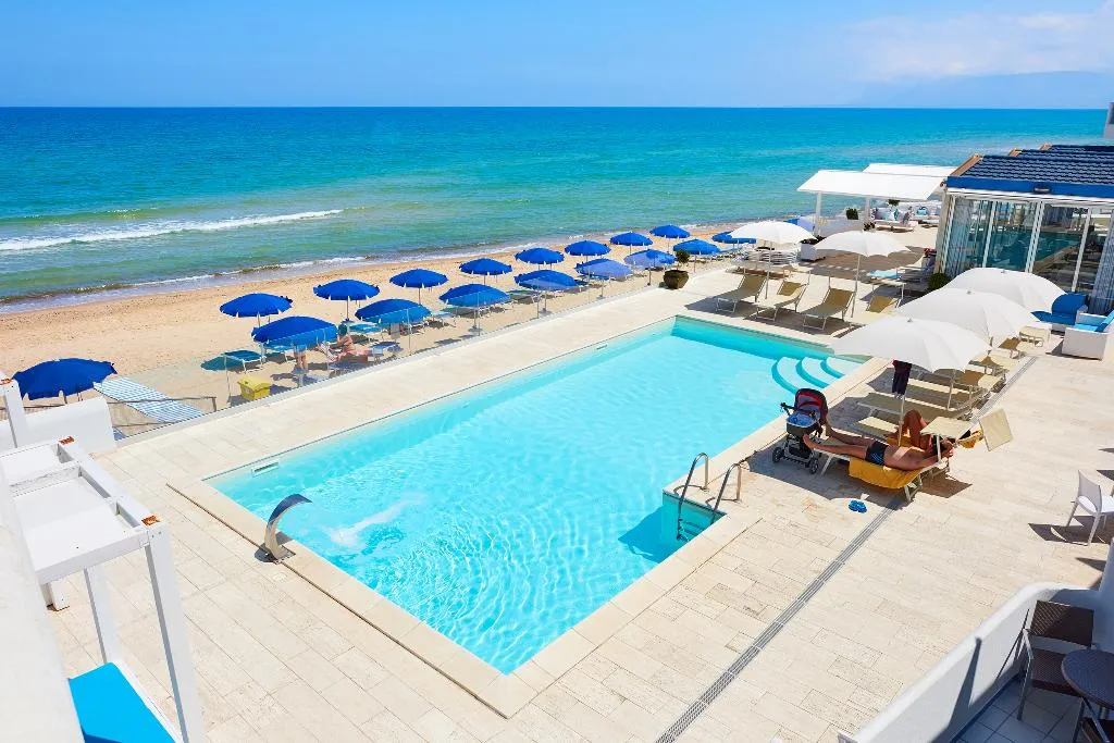 Pool, La Battigia, Palermo