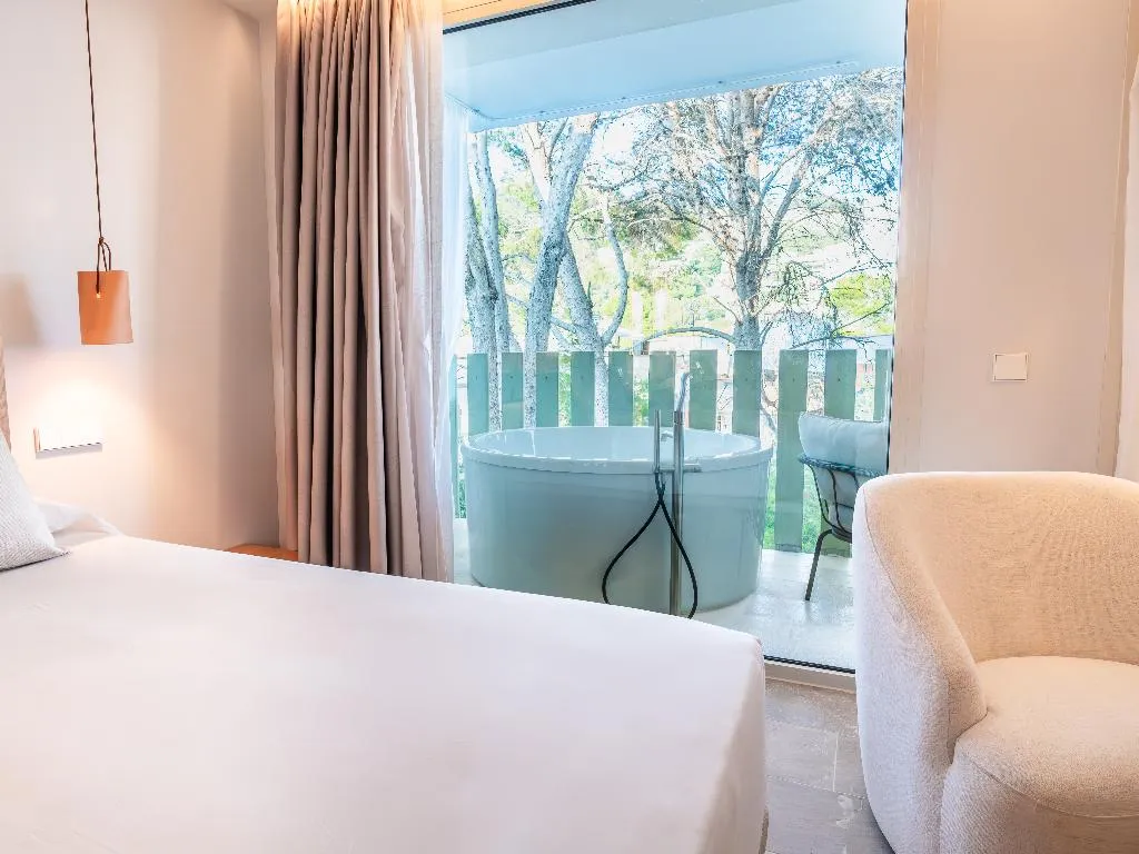 SUITE WITH JACUZZI Room, Canyamel Park Hotel & Spa, Majorca