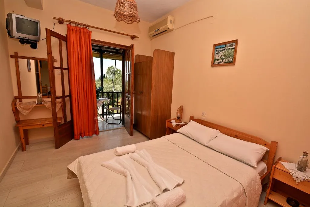 STUDIO PARTIAL SEA VIEW Room, Nina Apartments, Skiathos