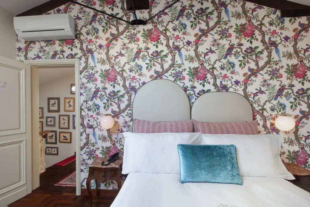 DOUBLE DELUXE WITH JACUZZI Room, Relais Villa Savarese, Naples
