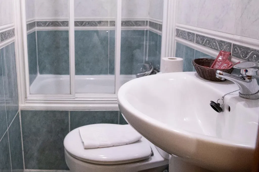 SINGLE STANDARD Room, Tokio, Madrid