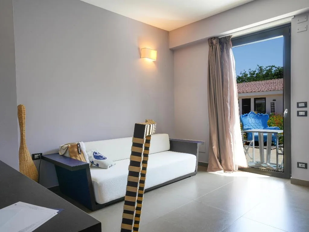 Room, Le Dune Resort Bw Signature Collection, Catania
