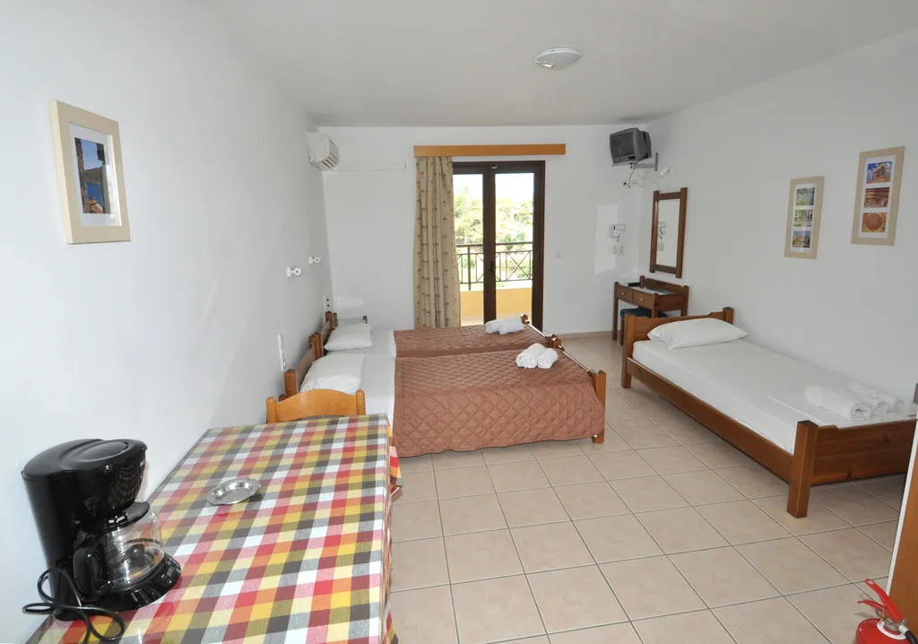 STUDIO CAPACITY 3 Room, Pennystella Apartments, Crete