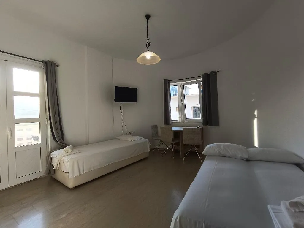 QUADRUPLE COMFORT Room, Albatross Apartments, Crete