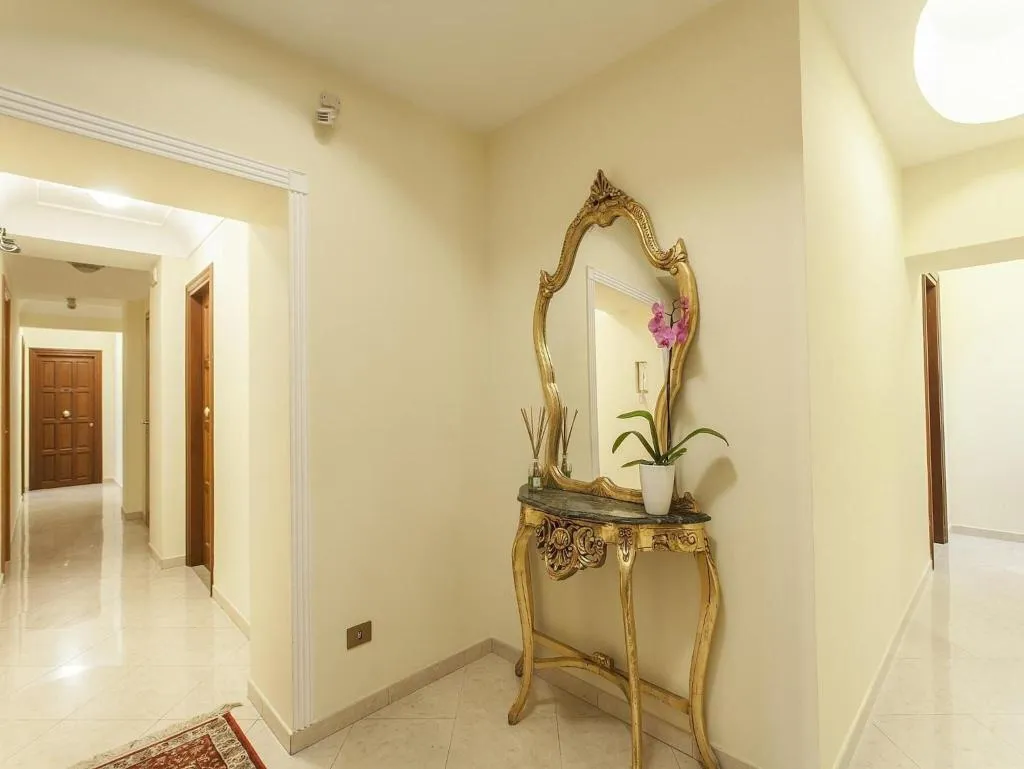 Lobby, Hotel Regina Giovanna, Rome