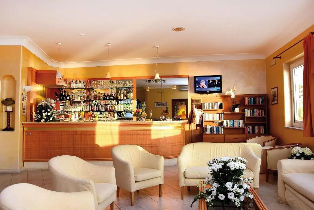 Lobby, Capizzo, Naples