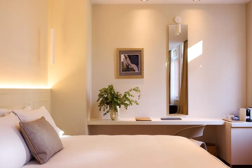 SUITE DELUXE CITY VIEW Room, Vrachos Athens Suites, Athens