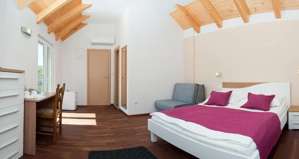 Room, Fortuna, Split