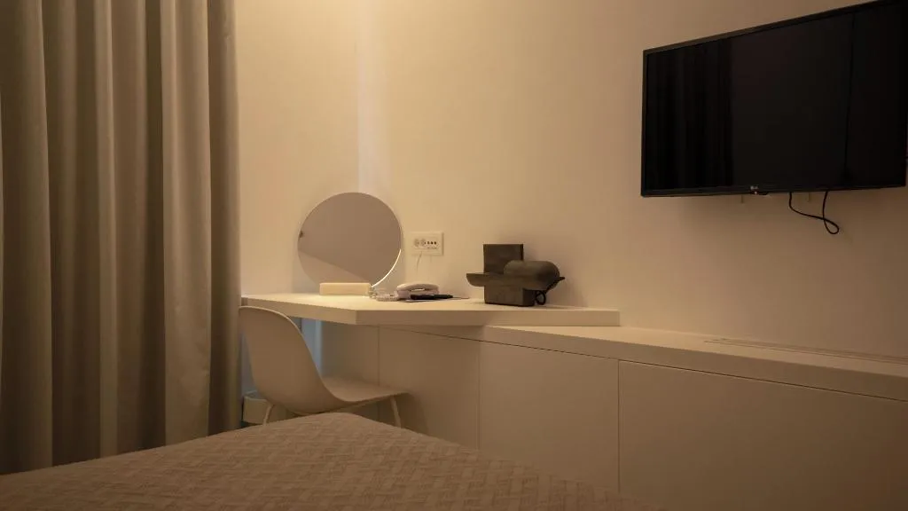 Room, Neo Luxury Suites, Santorini