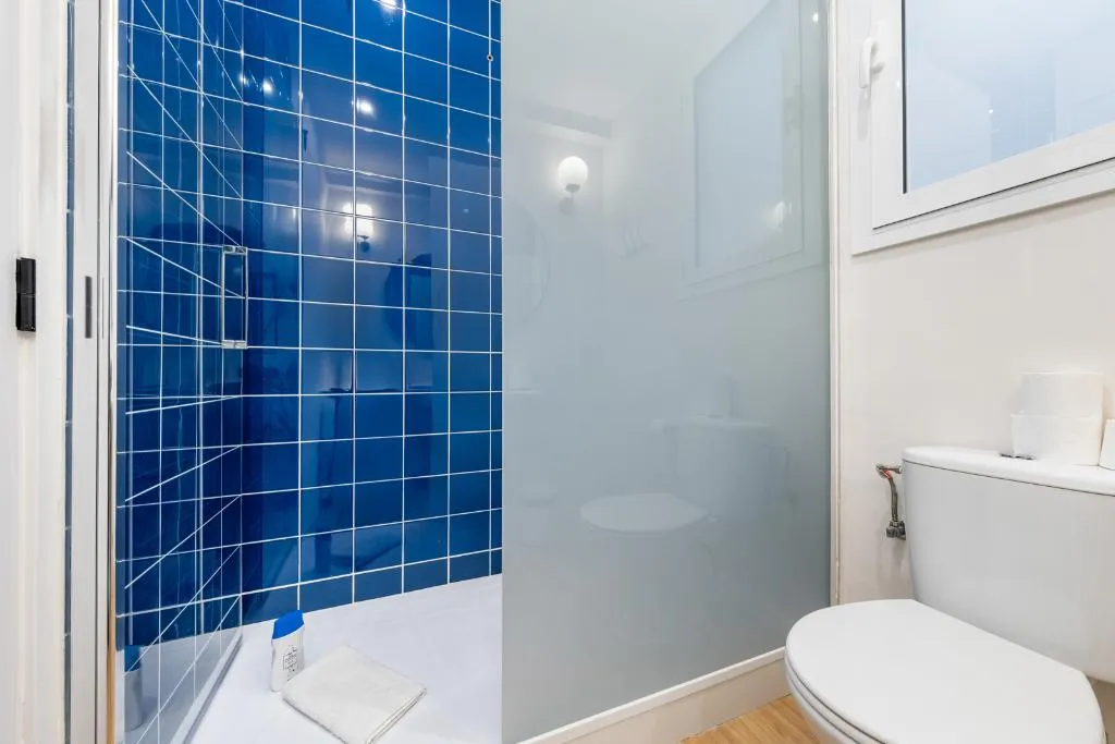 APARTMENT THREE BEDROOMS Room, Ainb Barcelona Sants Apartments, Barcelona