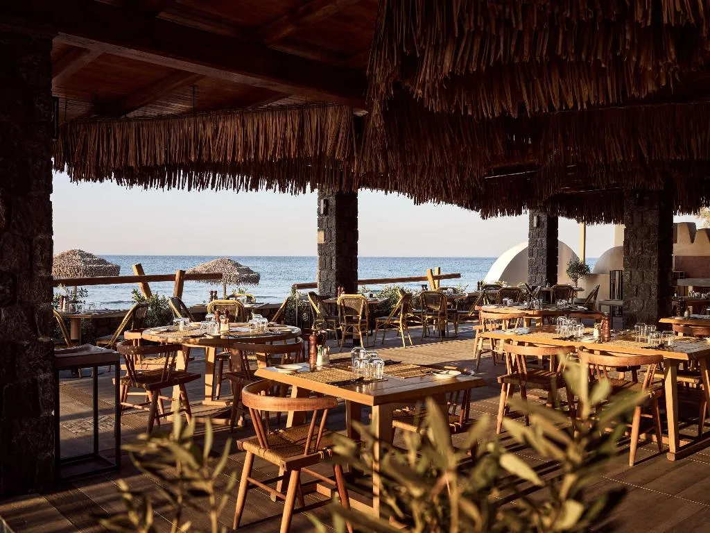 Restaurant, Sea Breeze Santorini Beach Resort, Curio Collectio, Santorini