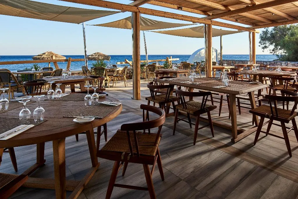 Restaurant, Sea Breeze Santorini Beach Resort, Curio Collectio, Santorini