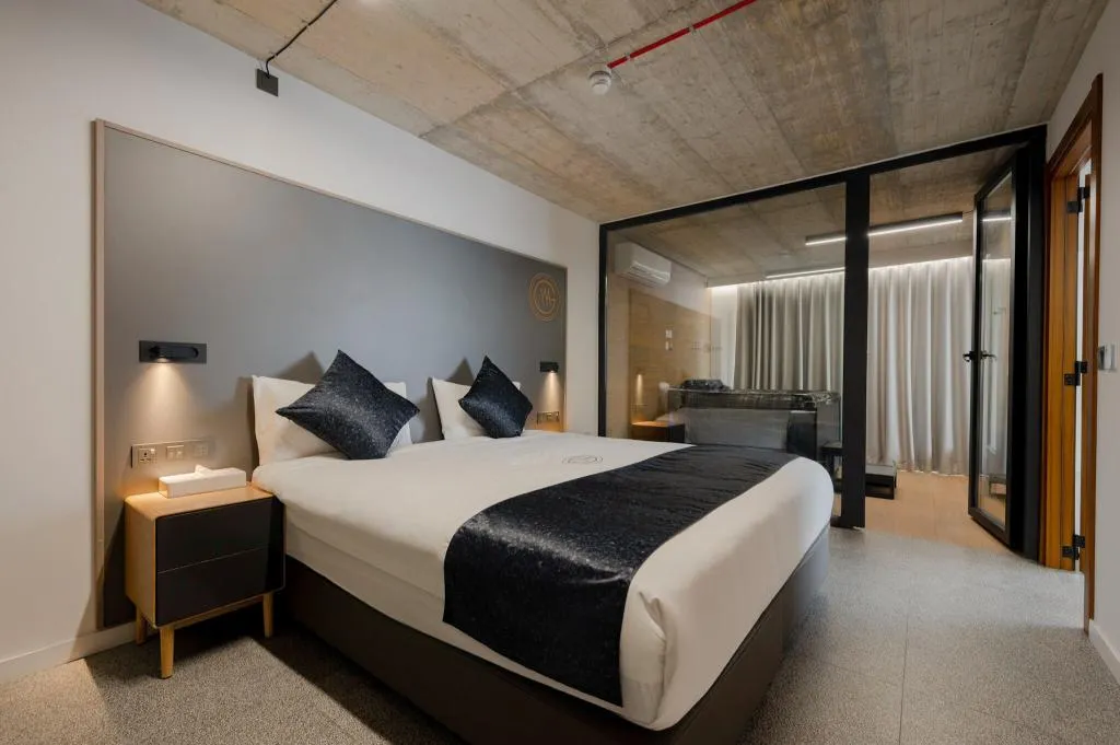 SUITE WITH JACUZZI Room, Grands Suites Hotel Residences & Spa, Malta