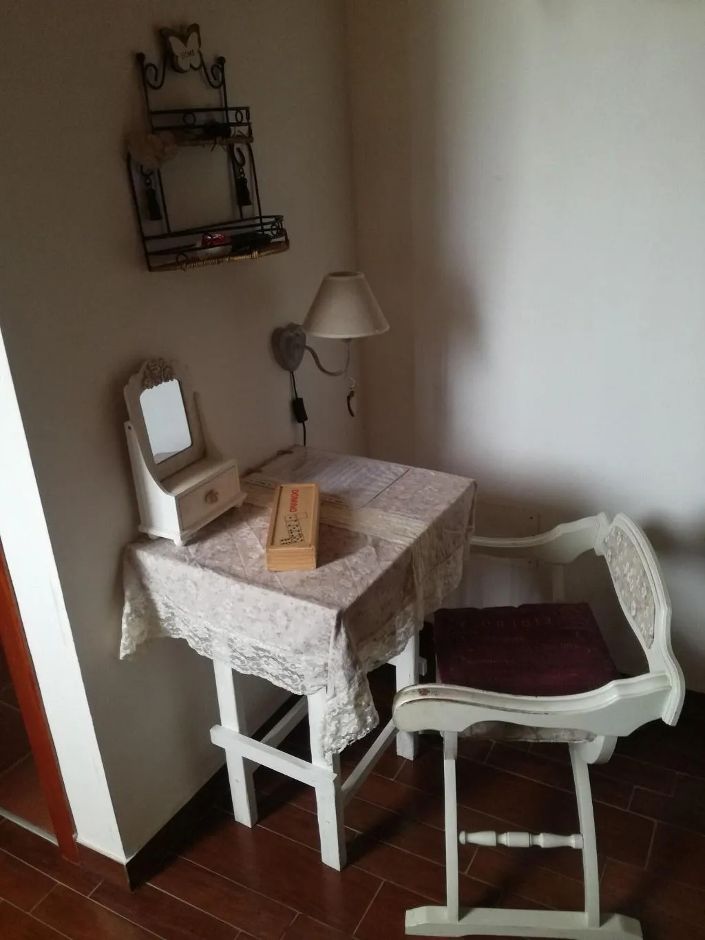 Room, B&B PompeiLog, Naples