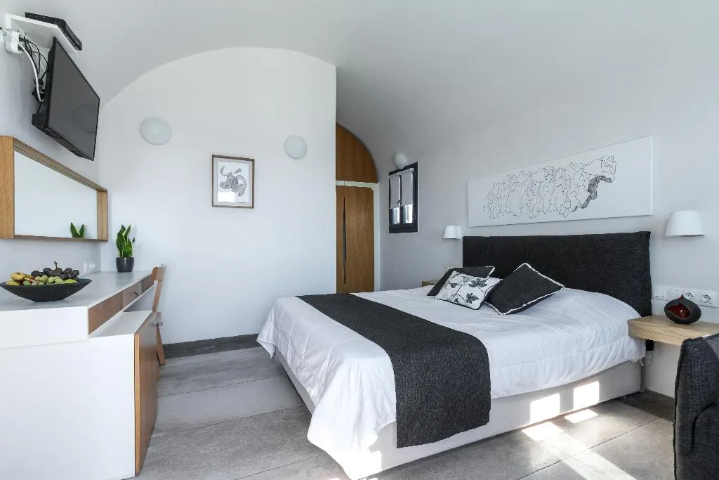 SUITE WITH PRIVATE POOL Room, Amaze Suites, Santorini