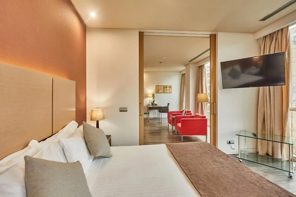 JUNIOR SUITE CAPACITY 1 Room, Silken Puerta Valencia, Valencia