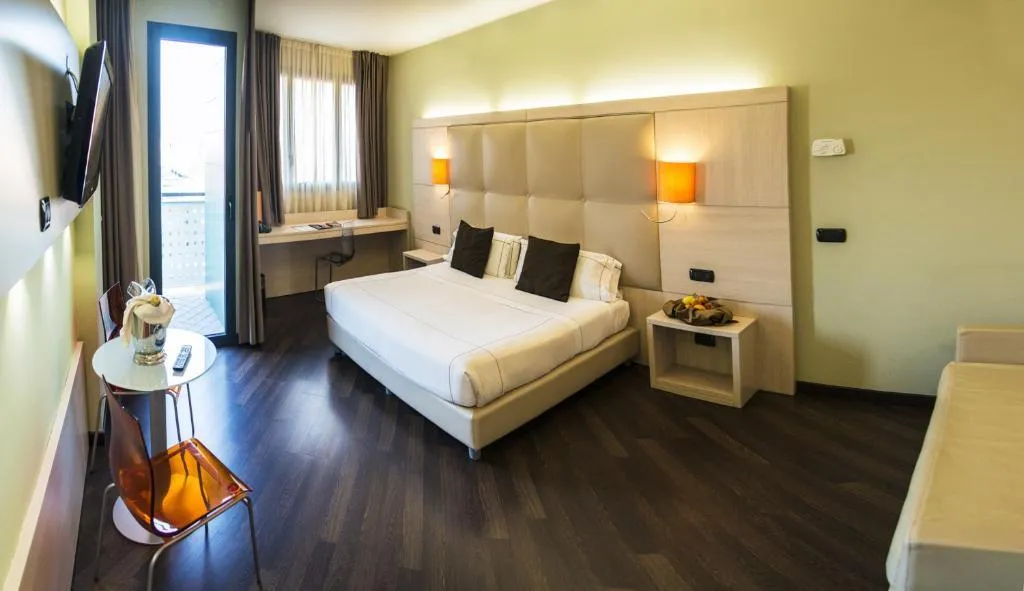 TRIPLE STANDARD Room, Acca Palace, Milan