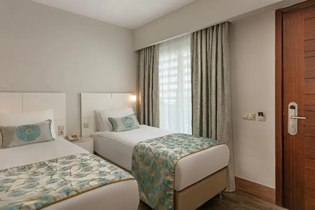 FAMILY ROOM ANNEX Room, Titanic Deluxe Lara, Antalya