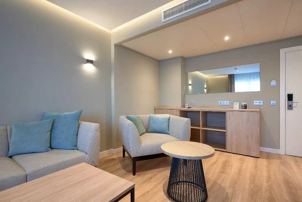 JUNIOR SUITE STANDARD Room, Monte Triana, Seville