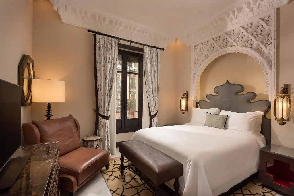 DOUBLE DELUXE QUEEN BED Room, Alfonso XIII, Seville
