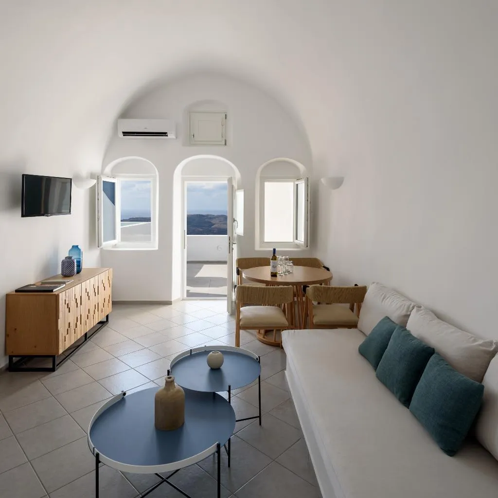VILLA WITH JACUZZI Room, Panorama Suites, Santorini